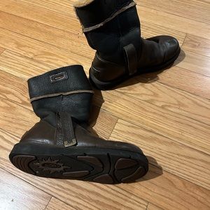 Vintage Uggs Size 9 women’s